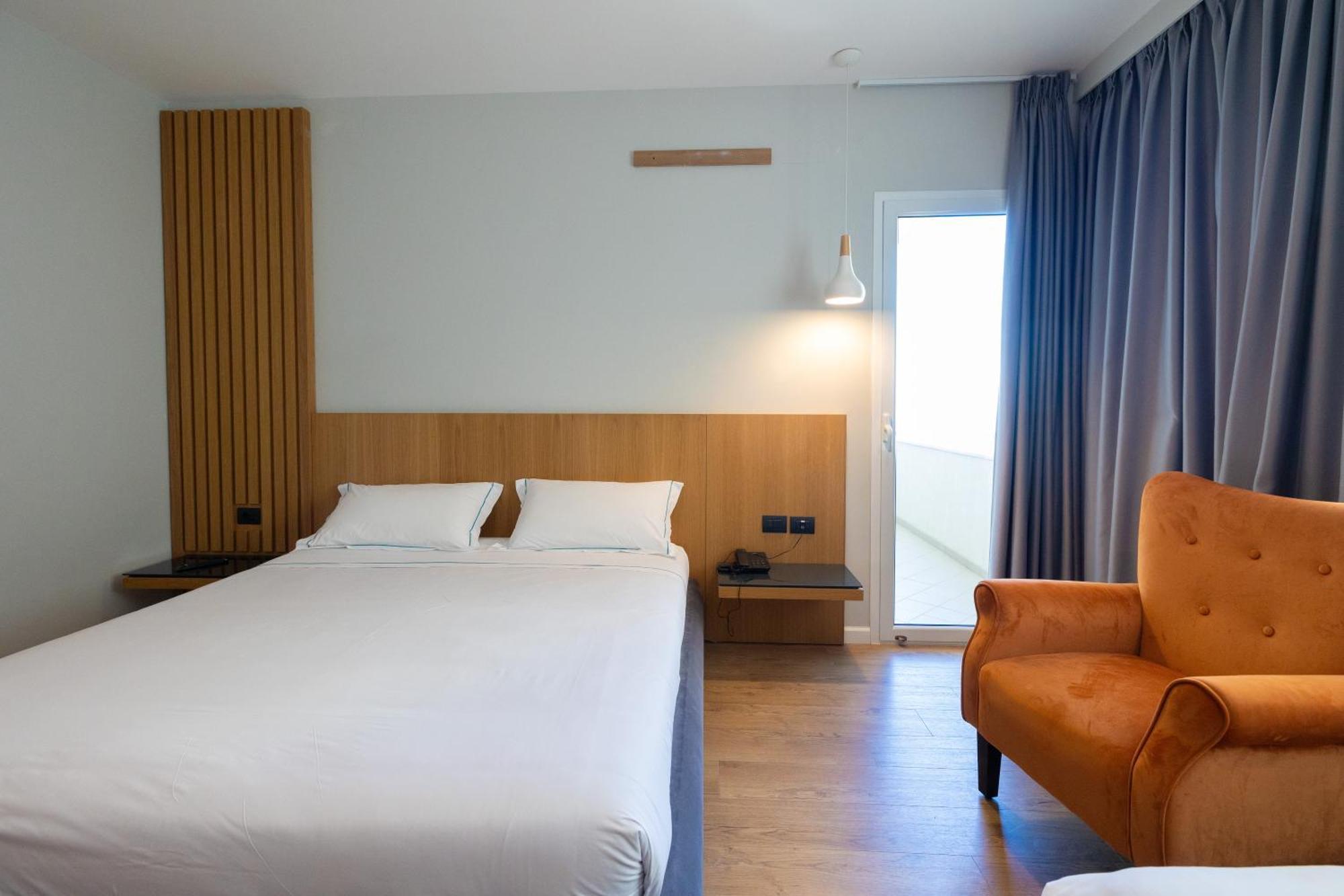 Duka Hotel Vlorë Exteriér fotografie