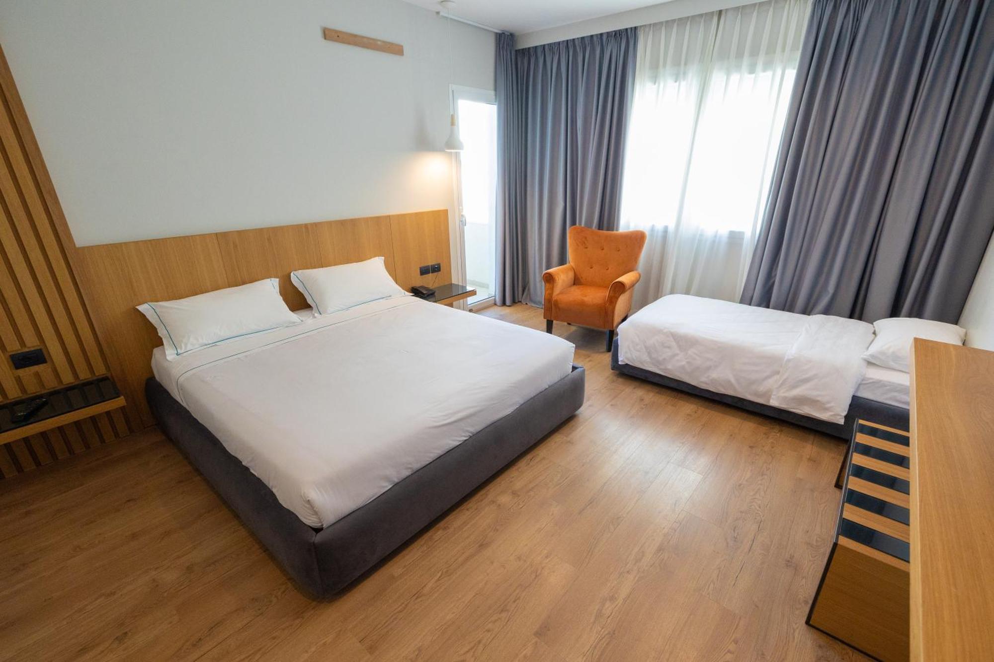 Duka Hotel Vlorë Exteriér fotografie
